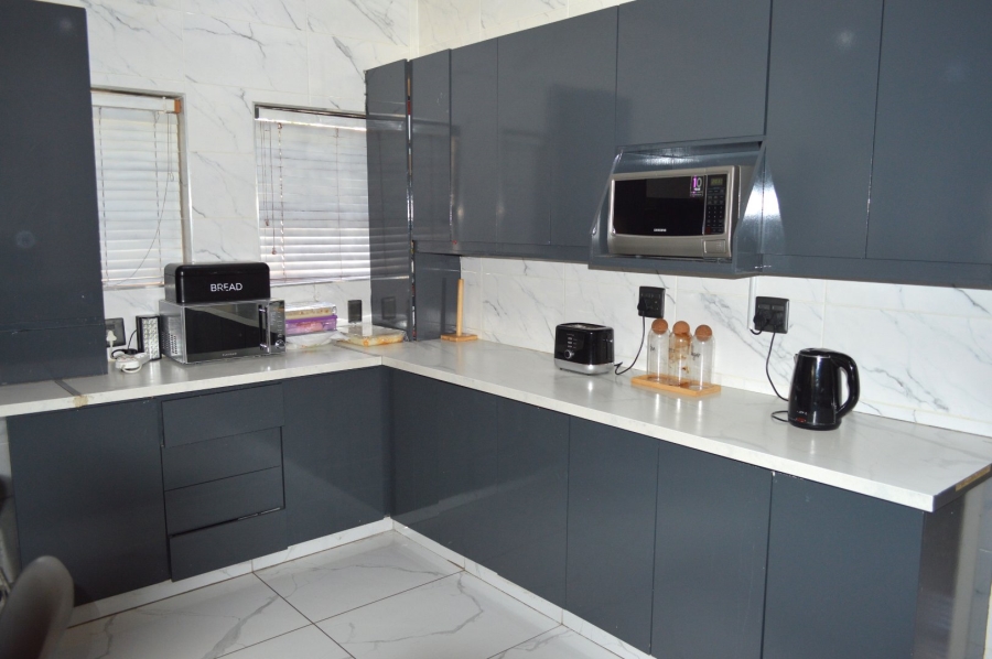 4 Bedroom Property for Sale in Wilkoppies North West